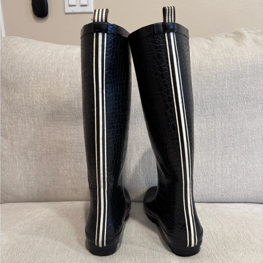 Henri Bendel Black Croc-Patterned Boots - Picture 4 of 12